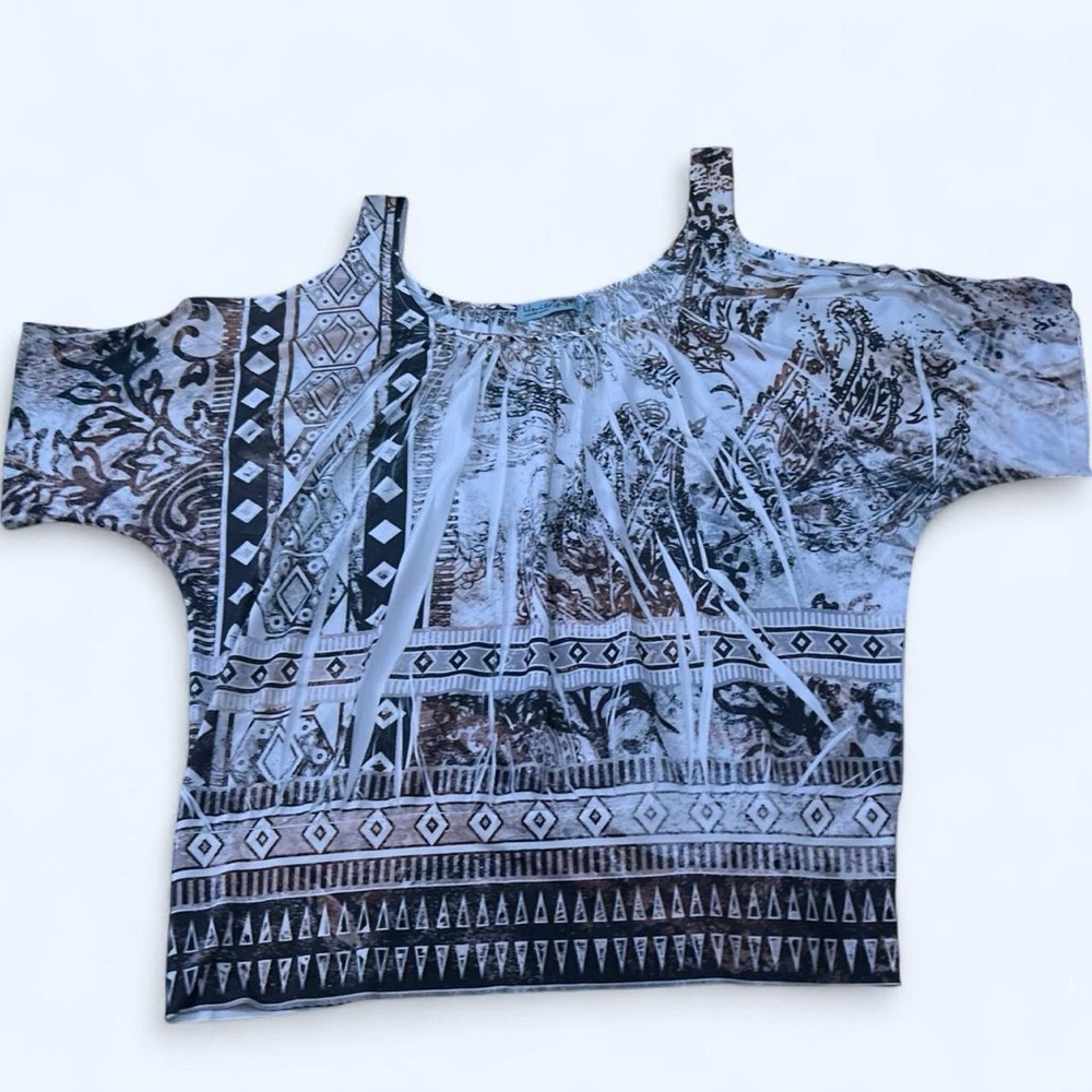 Unity World Wear Black, Tan, and White Patterned Blouse